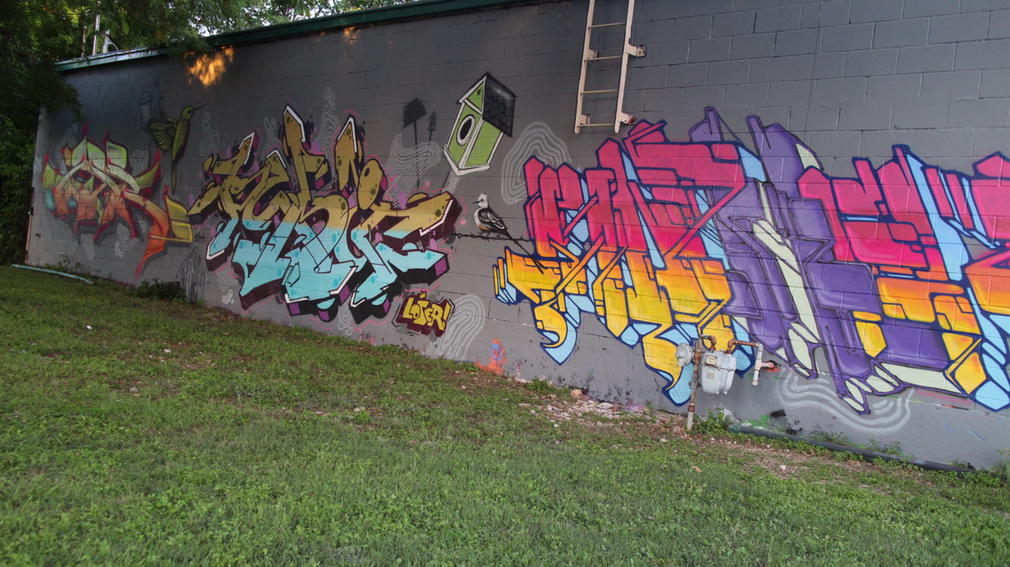 thelawscrew's tweet photo. #supher #war #Bekit rocking a wall in #sanantonio #Texas #satxgraffiti http://t.co/bExRoyRyNr