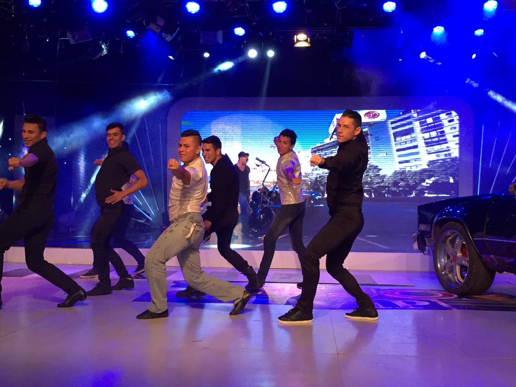 tcsoyelmejor's tweet photo. ¿No viste? Aquí están LAS MEJORES fotografías del show de #JonathanVIP. ¡Apóyalo ahora! @JonathanVIPTC te necesita. 🚦 http://t.co/3DQpfgRgqm