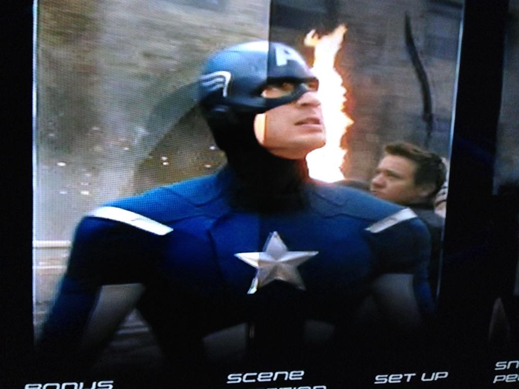 totallytuna's tweet image. Sirius and I had a very serious conversation about why WE DON'T TALK WHEN #Avengers IS ON. GOD. #nerd #catproblem