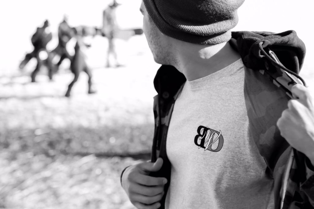 SWFashionHouse's tweet photo. salute the army | @BW_District | #streetwear #menswear #fashion http://t.co/MDoNFkSXx4