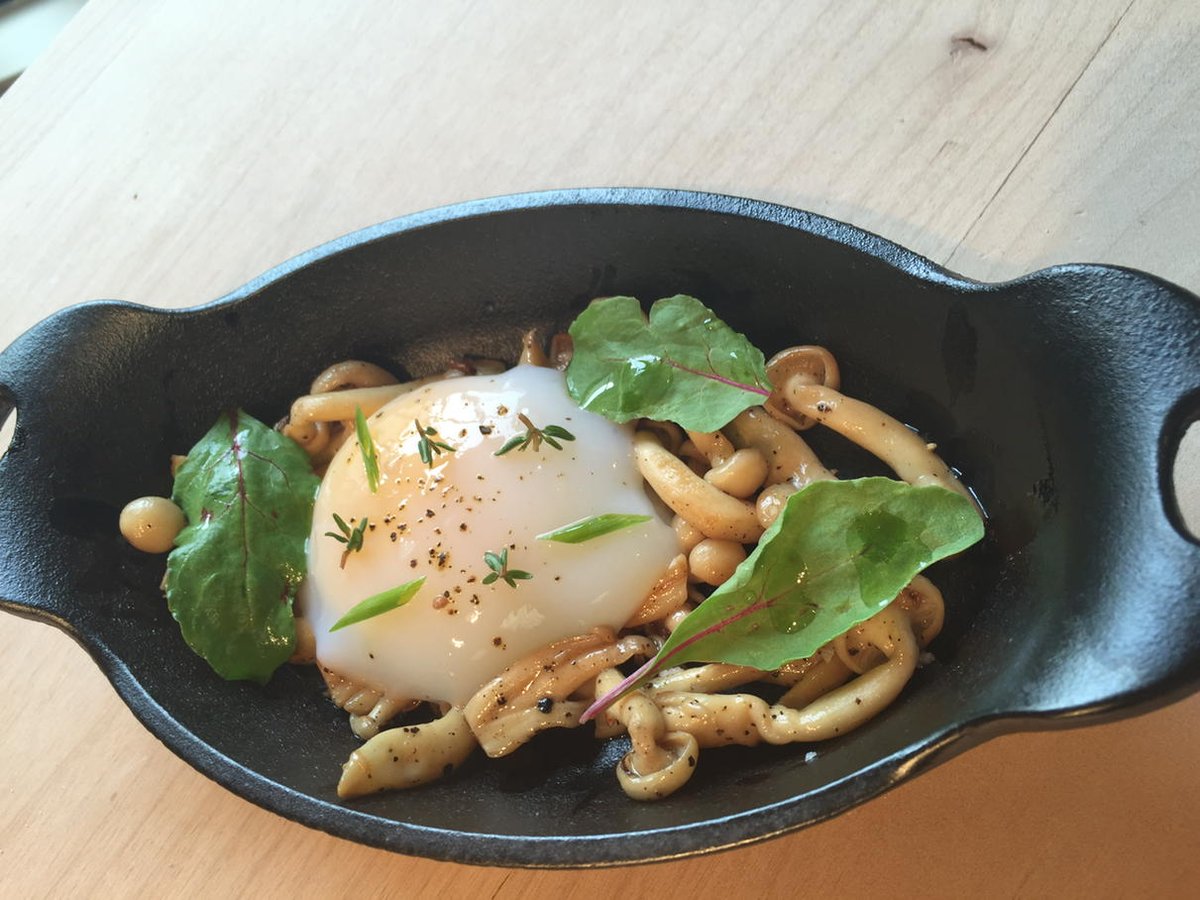 scorchgutierrez's tweet photo. Egg 63 with smoked mushrooms #fourbrickswhittier #truecooks #cheflife http://t.co/0VJugjVQoP
