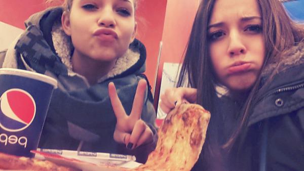 MacuuSd_'s tweet photo. Estar haciendo limpieza del movil y encontrarte con esto.. hahaha @nooelyez http://t.co/6F0bFruxP2
