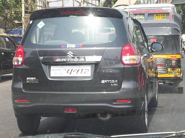 Piyul's tweet photo. Love how Indians convert car numbers to names. 4912 is Pawar written in Hindi :) @TrafflineMUM http://t.co/p9uhCdU8e5