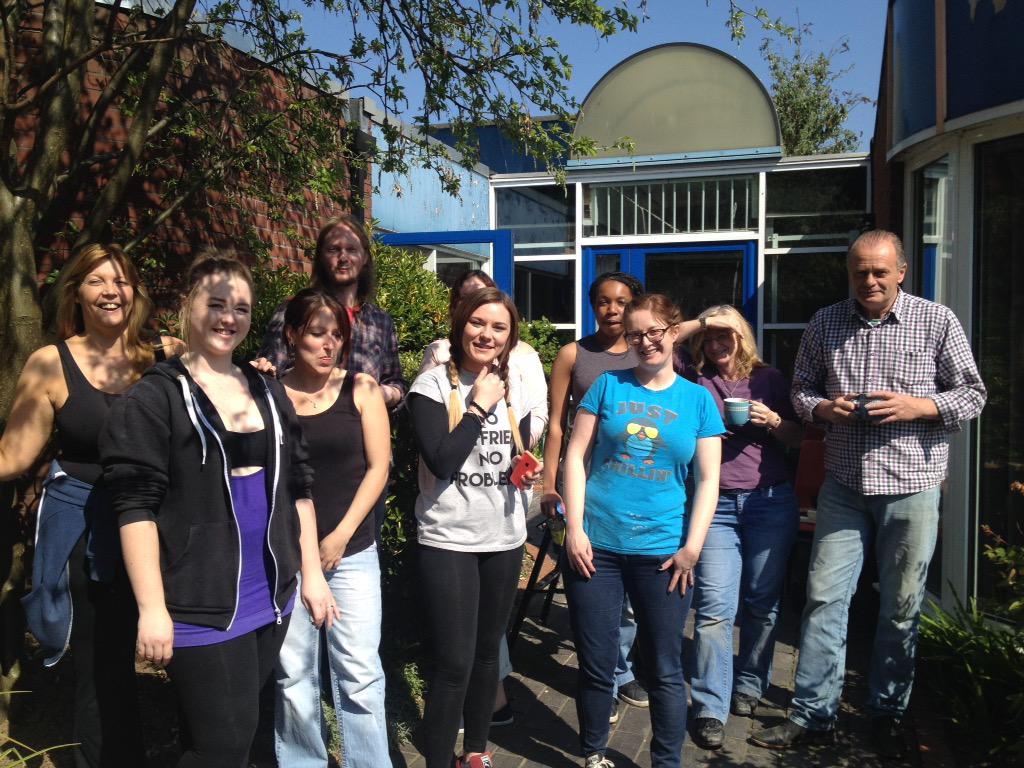 OnsideAdvocacy's tweet photo. Thank you to @npowerhq for volunteering to paint our new Cafe Mix @WorcesterHour @WorcNews http://t.co/gxahxc661v