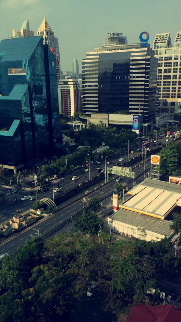 Dayne_Ralsty's tweet photo. Fucking Bangkok has me now. 😂👍 http://t.co/ZOrrVJStro