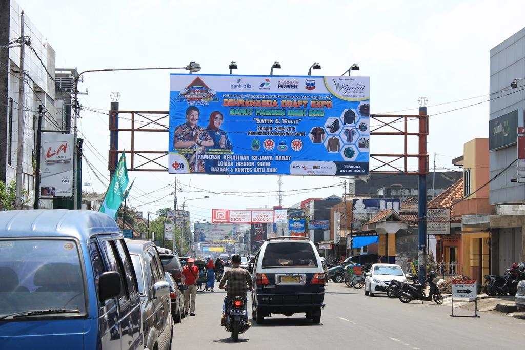 dekranasdagarut's tweet photo. Media Promosi Dekranasda Craft Expo 29 April - 3 Mei 2015 di Pendopo Garut @infobankbjb @PTPERTAMINA @GarutSuperBlock http://t.co/degOWvP4Fd