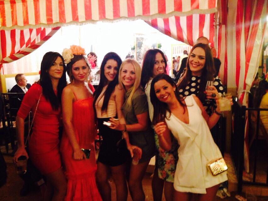 vickymaas's tweet photo. Descripción gráfica d 1noxe d feria!! Jajaj @CarmelaPei @AlyMamaNA @Mariaglez88 @LaUra_Estetic @MartaRojasVera #gema http://t.co/Uq4MKXogSw