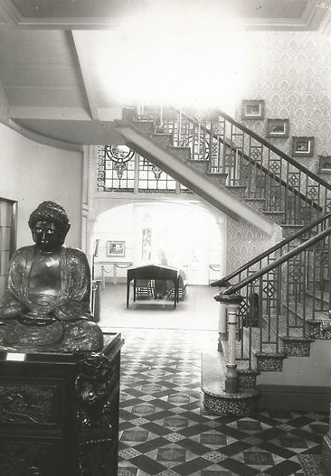 MOHartlepool's tweet photo. #museumstairs -photo from the collection showing stairs @ Sir William Gray House when it was #Hartlepools old #museum http://t.co/vbsuQOddDo