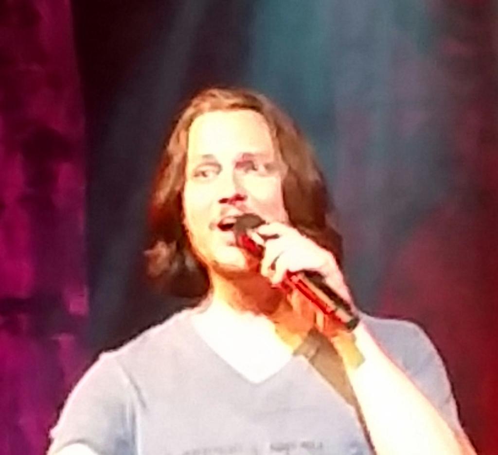 VeryJoyfulHeart's tweet image. @TimFoustMusic put the bass in my butt and a flutter in my heart once again tonight in Pittsburgh. #springtourtour