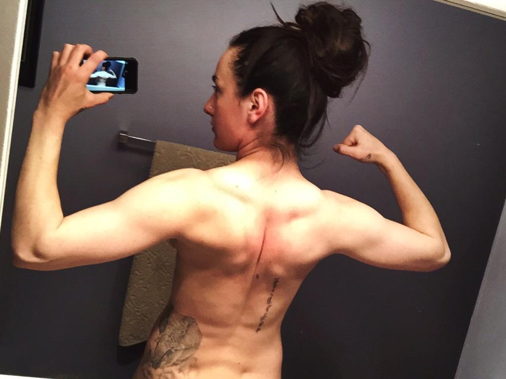 sydschultz's tweet photo. Oh hey there shoulders. 💪🏼 http://t.co/pqlg2izGkS