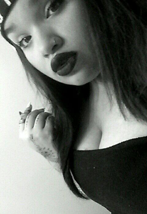 MsIntimidating's tweet photo. Vogue bitch http://t.co/3MYajxrt0t