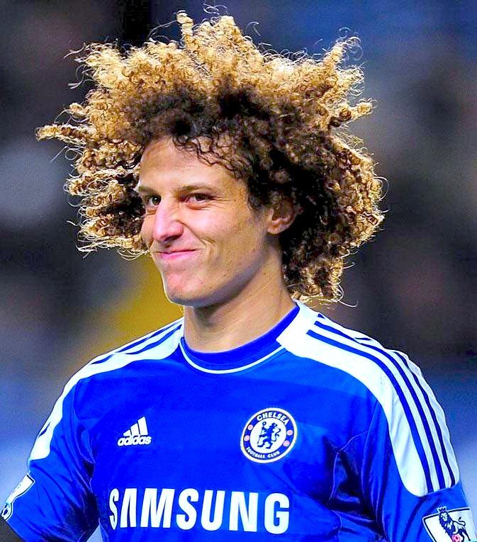 Happy birthday David Luiz!!!Pesepak bola asal Brazil ini berusia 28th tahun ini. 