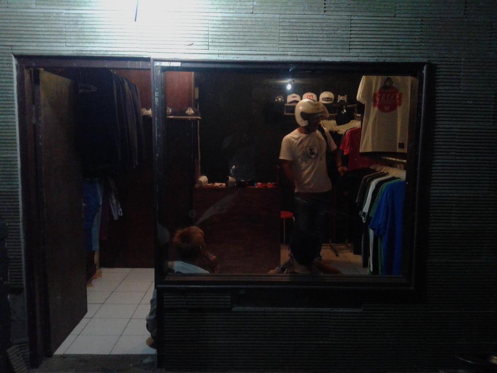 Ngiring simpang ring mini store kita jln sahadewa no 17. Tabanan bali.  kantor bupati dn smp 2 
Hri ini resmi d buka