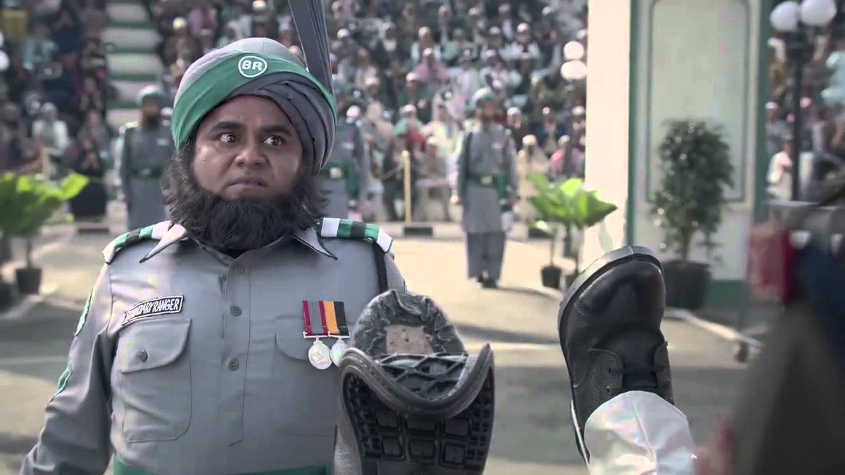 IndianExpress's tweet photo. BJP MP wants ban on Fevikwik ad depicting an Indian guard helping a Pakistani one. http://t.co/wrwZP7DaFw http://t.co/dWOs8B4K5i