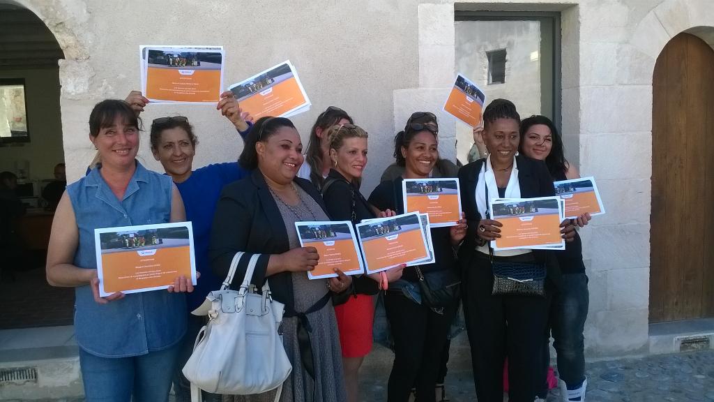 Remise des attestations pour 10 femmes suivies par FSP et Ettic intérim vers les métiers de nettoiement pour Veolia