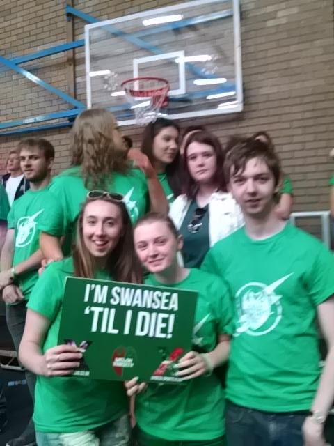 xpressradio's tweet photo. Swanea fans getting ready to cheer at the netball!!! http://t.co/wlFVZmXHKe
