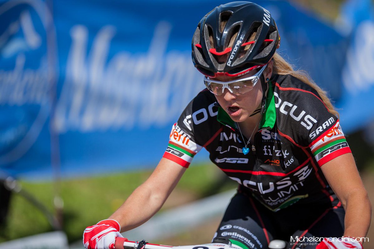 #grinta e #concentrazione da vendere! Ti aspettiamo in sella al più presto <a href="/Emiliemtb/">Emilie Collomb</a> focusxcitalyteam.it/2015/04/terza-…