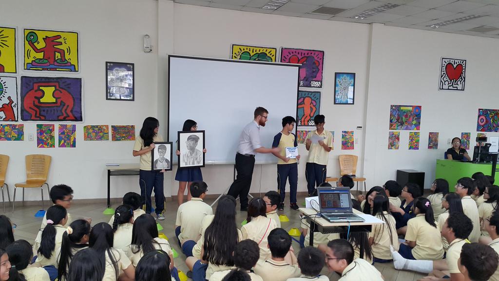 Quangn88143's tweet photo. We also honored two new Artist, Students that show great character, and new student council members! http://t.co/Ym1o05e1uB