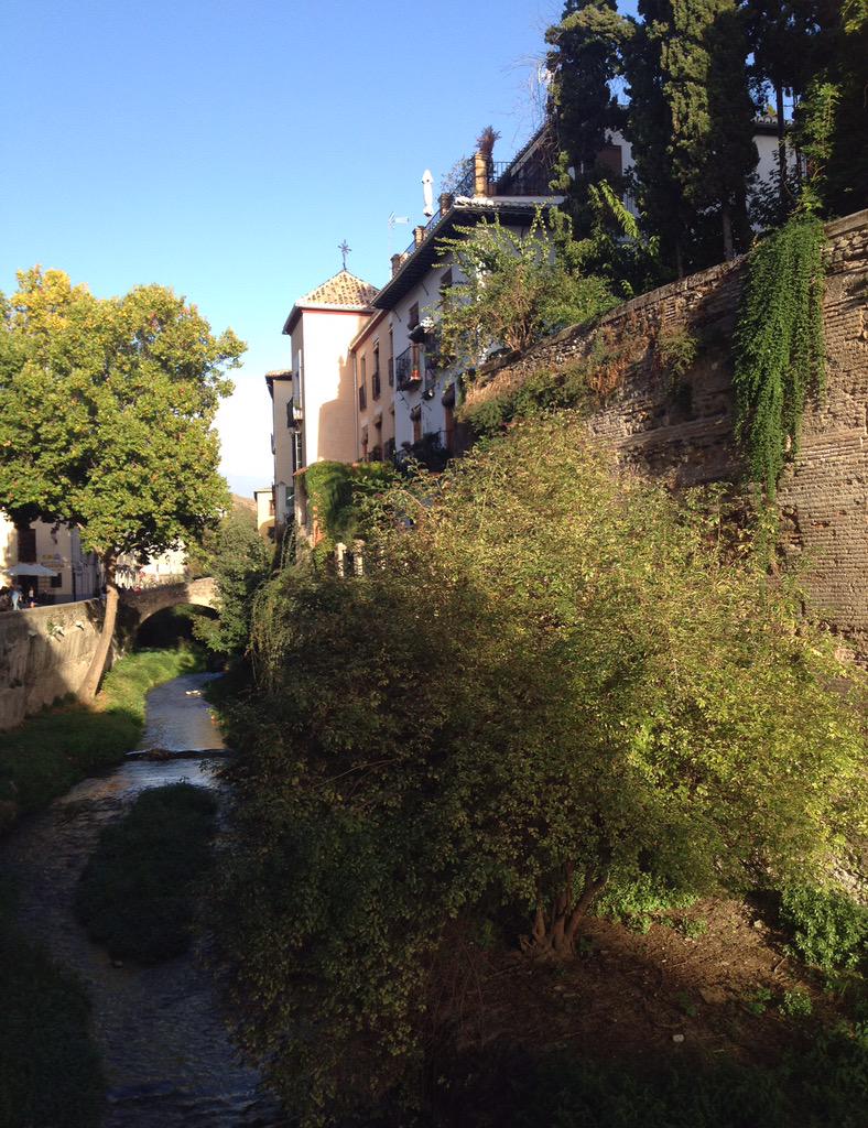 GranadaApp's tweet photo. Con estos saludos del sol ya vamos cogiendo el ritmo... #FelizMiércoles #Granada http://t.co/Z5tHHIBqFV