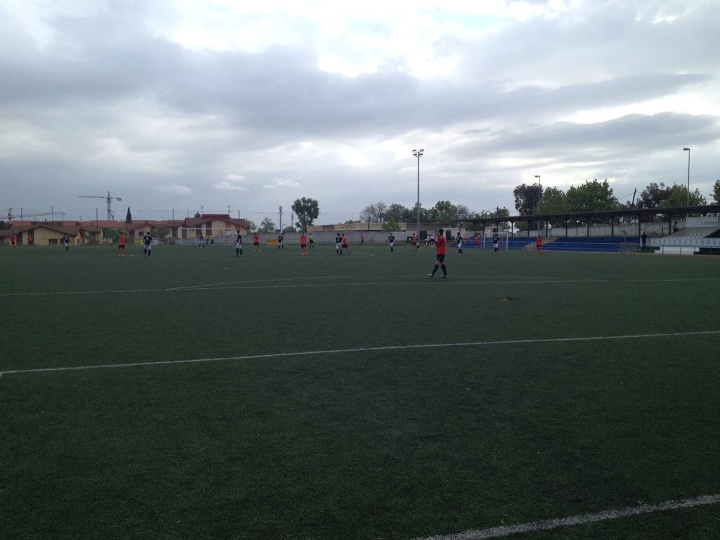 CEUcaceres2015's tweet photo. Comienzan el
@infouex-@UJI_noticias (0-0)
@UEMC-@universidadcjc (0-0) http://t.co/MBT9ZRS9jM