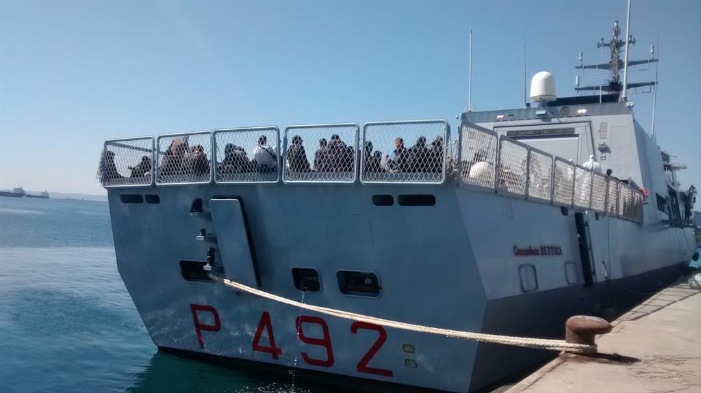 SarahI_Tyler's tweet image. In Augusta for boat landing. Children are waving to me from the navy boat. Feeling emotional. #whyagain