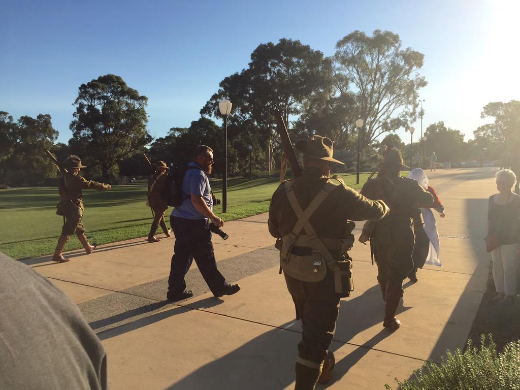 Mounia___NL's tweet image. Kings Park war memorial now. A beautiful evening overlooking the Swan River #perthnews  #anzac100 @RSLWA #PerthLegacy