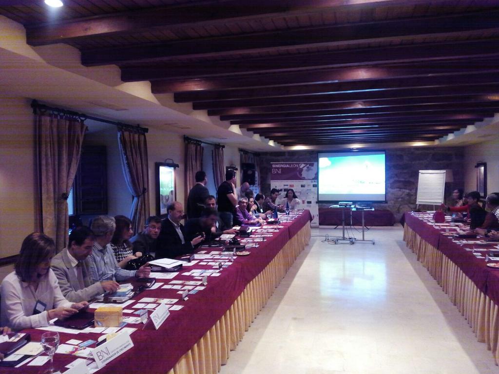 jdiazmiranda's tweet photo. Reunion esta mañana de @SinergiaLeon http://t.co/U5ZFYcbAXz