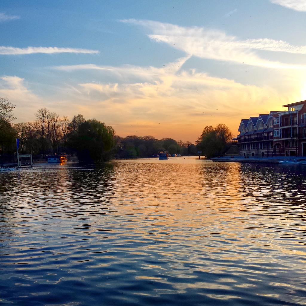 WindsEtonPhoto's tweet photo. #Windsor sunset. #riverthames #eton http://t.co/wMW0Ty02ho