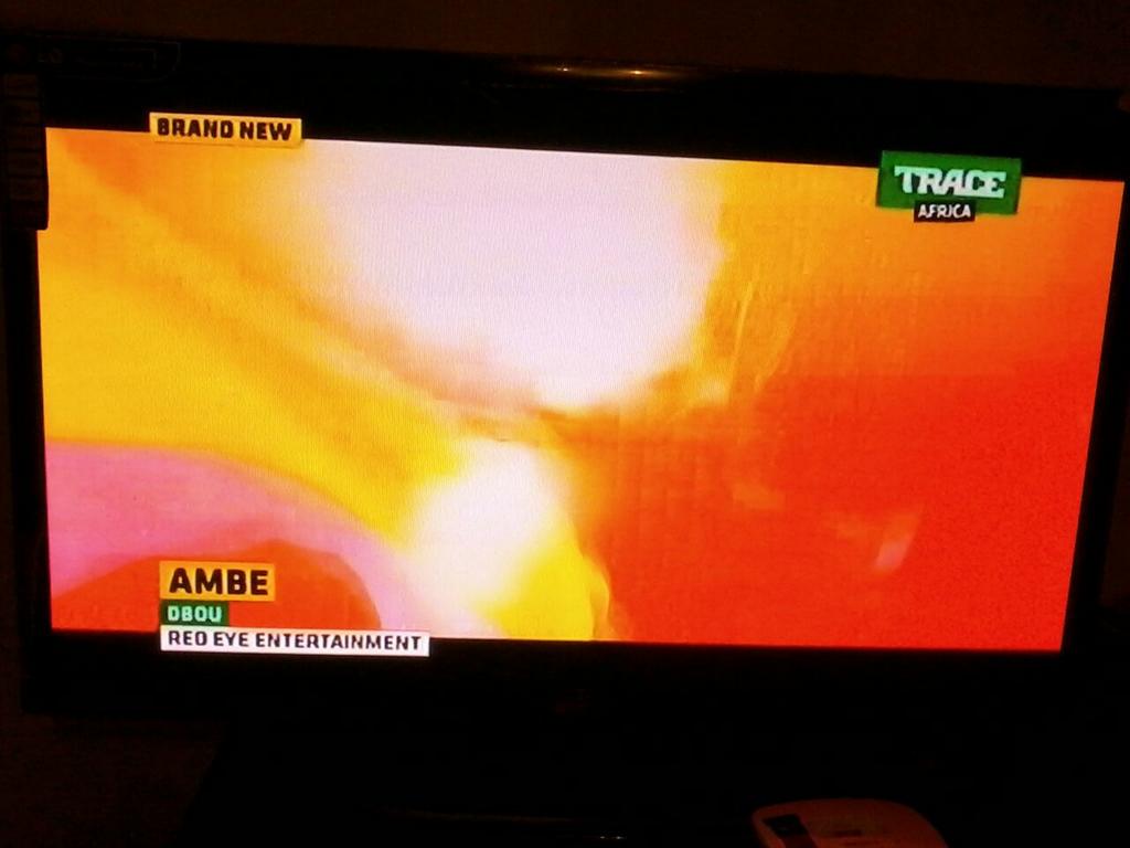 TebongAmbe's tweet photo. #DBOU toujour #BrandNew sur TRACE AFRICA #ChérieCocoBizou!!!!!!!! #Team237 http://t.co/rKW5DKzWkR