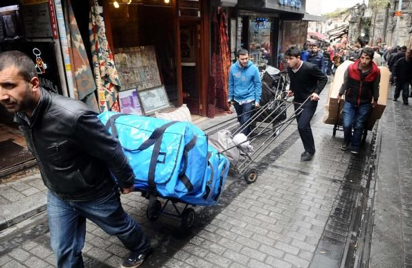 Dükkanları Reza Zarrab'a satılan Kapalıçarşı esnafı: "Devlete güvenmiştik, ihanete uğradık" diyeli birkaç saat oldu.