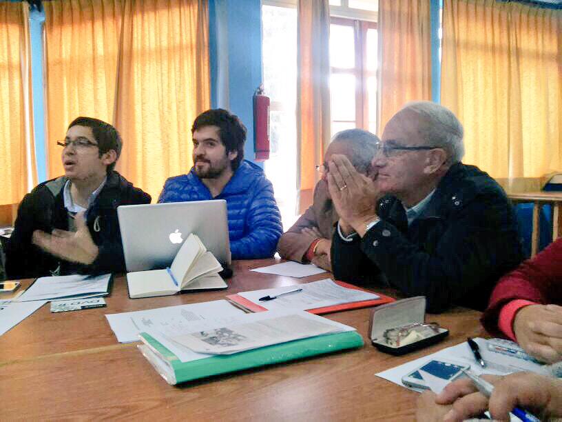 USextaSur's tweet photo. Junto a jóvenes, adultos y líderes sociales seguimos trabajando por una #USextaSur. Súmate en http://t.co/QJlzYGRYr0 http://t.co/kZmkEAY9Bh
