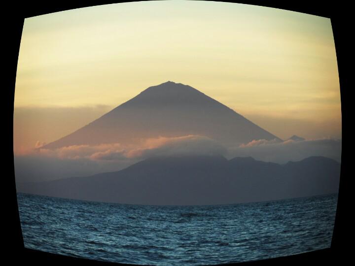 Lombok &amp; Bali Masuk Pulau Terbaik di Asia bit.ly/1DKOmfU