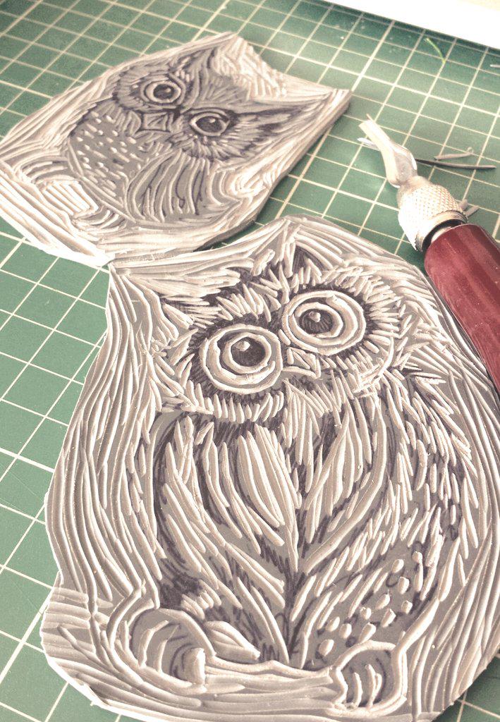 MellMadeDesign's tweet image. Two little #owls #linocut #printmaking