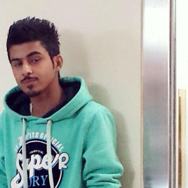 majid__97's tweet photo. شرايكم فيني ابي رتويت اسرع سريع http://t.co/AAMtLVAtVb