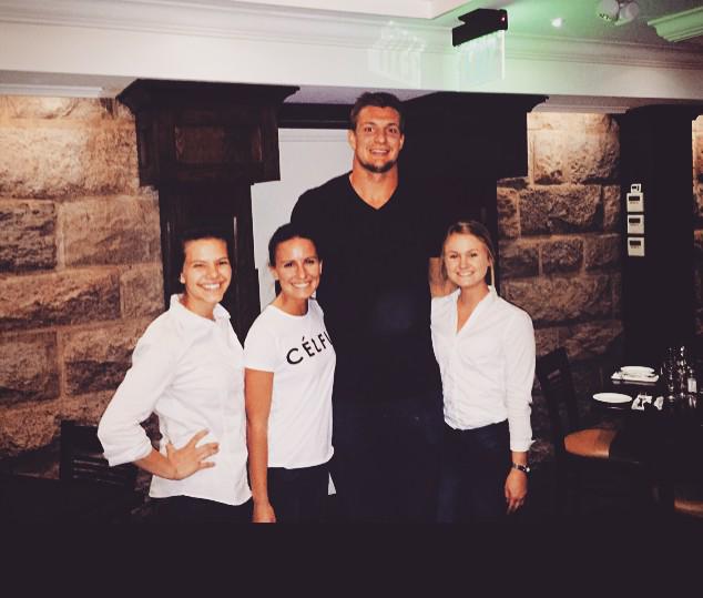 thecallierae's tweet photo. Thanks for coming in to dine with us at The Coast Guard House !! 🏈🍴🌅#RobGronkowski #CelebsAtWork @Coastguardhouse http://t.co/0OtOV89LNH