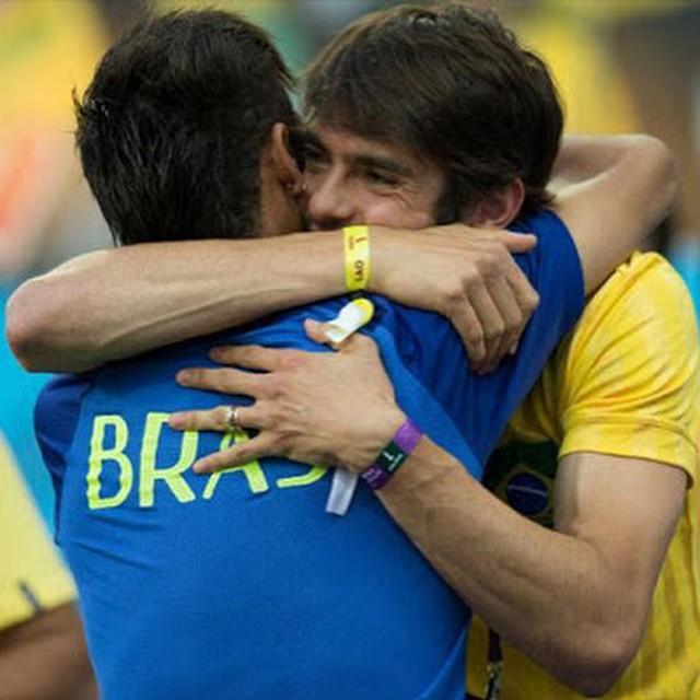 Tw Neymar: \"Happy birthday, brother... May God continue to bless you... Many congrats, crack!!! *kaka 33 today