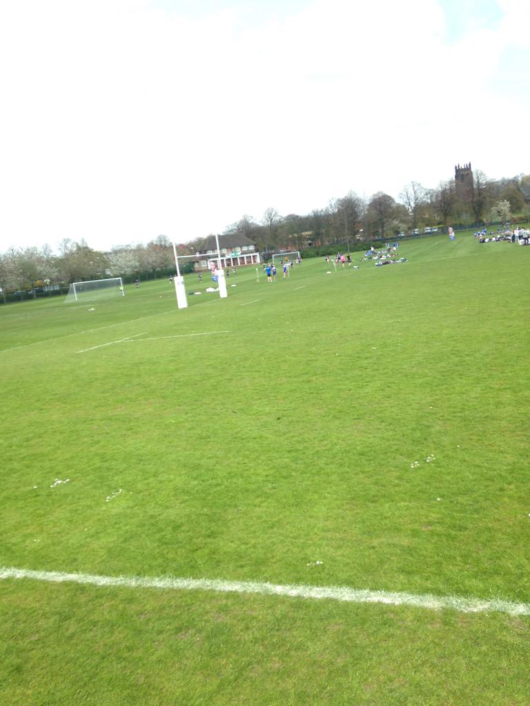 LURFC1's tweet photo. #3pmUpdate Weather - hot, Pitch - firm, Brewski's - cold, Keir - Loud http://t.co/kNCTNhBFim