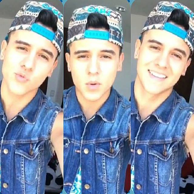 freilyyniall's tweet photo. PAREJA PERFECTA @freilyyniall Y @KEVINROLDAN http://t.co/rcTk9WccG5