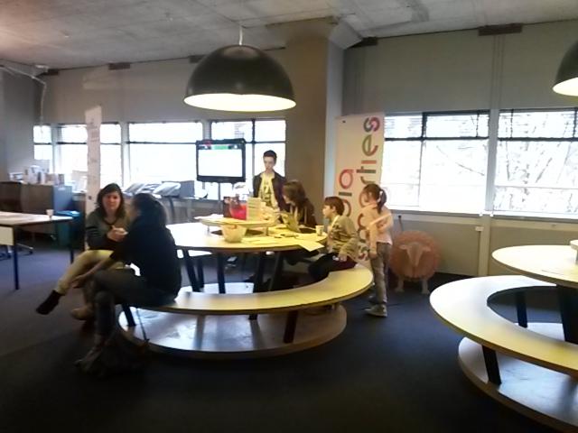 apprilNL's tweet photo. Onze experts zijn druk bezig met het bouwen van een speciale app! #AppEdu15 #ApprilFestival http://t.co/flbuDkJV1t