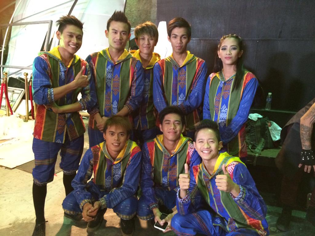 TV5manila's tweet photo. Halos walang tulog ang Nocturnal Dance Company dahil sa practice pero todo smile pa din para sa pangarap! #MoveItTV5 http://t.co/PdrFdUVa1P