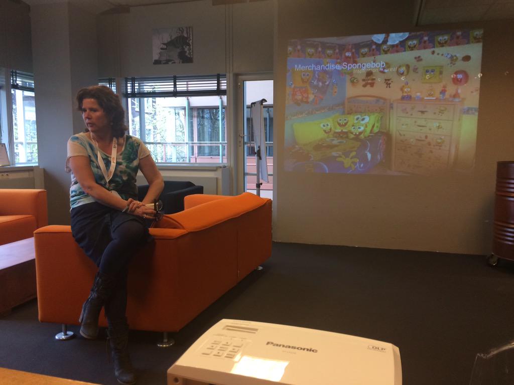 IlseVocking's tweet photo. @IlonaJens geeft leerzame @Mediasmarties workshop #AppEdu15 http://t.co/8ayy0vtNKh