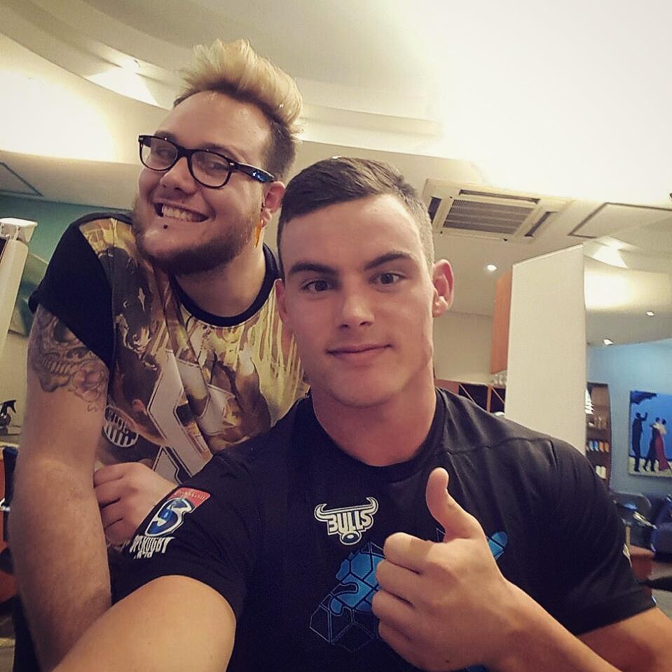 CreativCutterz's tweet photo. @jessekriel15 always good to have you in the salon, looking good for Saturday's game #goodluckforthegame http://t.co/BBWt2a7pio