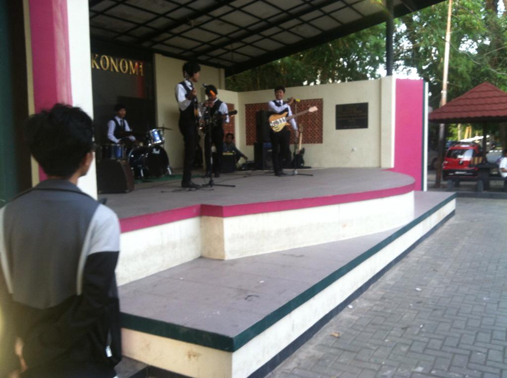 beatle_INA's tweet photo. @The_Beebeat at @ukmunj http://t.co/N1S0u9ZivQ