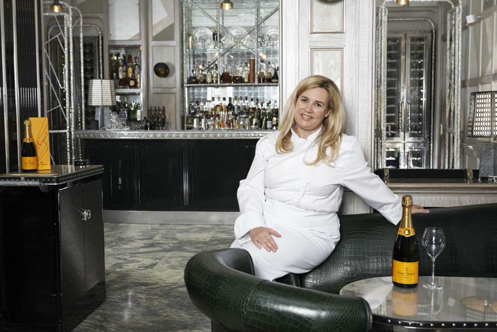 The @VeuveClicquot World's Best Female Chef 2015 is: HÉLÈNE DARROZE @HeleneDarroze theworlds50best.com/awards/best-fe… #50Best