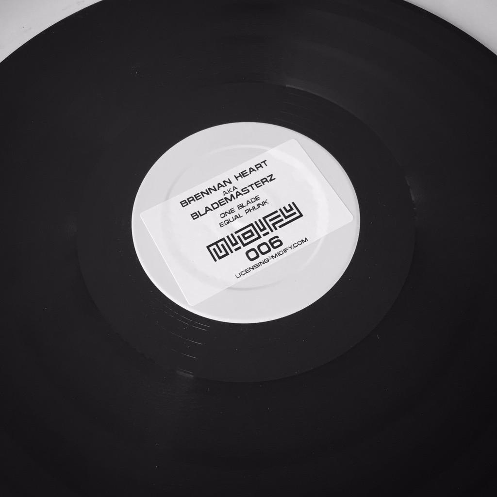 djbrennanheart's tweet image. For the vinyl-junkies?!? #OneBlade #MIDIFY the original promo vinyl (pressed in 2006 ) #collectorsitem #giveaway !?
