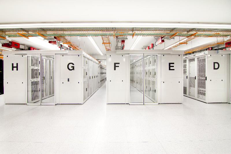 Sunucu kiralasak mı, satın mı alsak? Dedicated mı, Cloud mu, Hybrid mi? #RadoreyeSor bit.ly/1PguzKA <a href="/radore/">Radore Data Center</a>