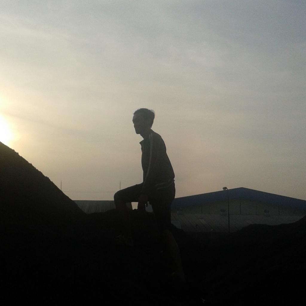 hend_riks tweet picture