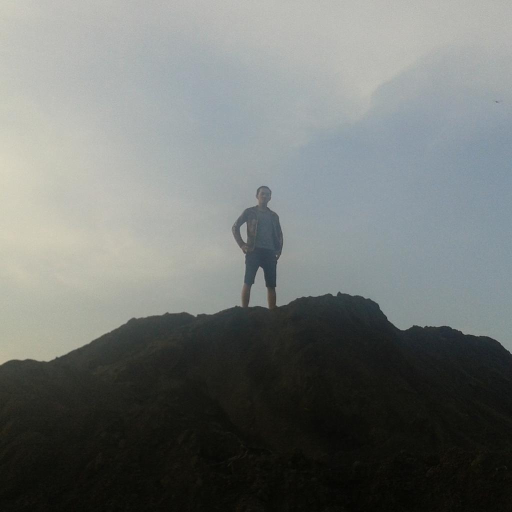 hend_riks tweet picture