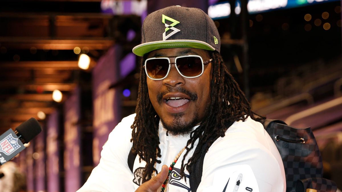 Happy Birthday Marshawn Lynch... 