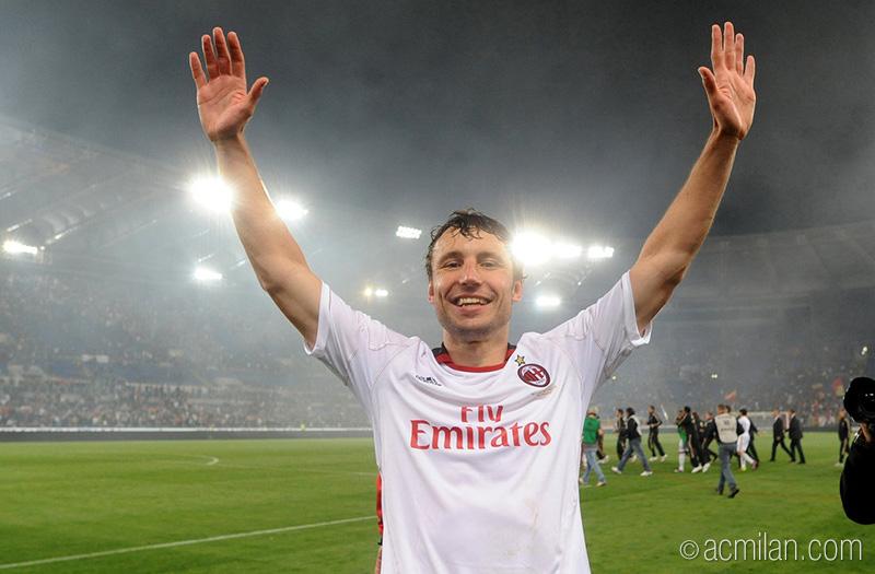 acmilan's tweet photo. Happy birthday @MarkvanBommel6, buon compleanno! #weareacmilan http://t.co/SlqYmMjbSE